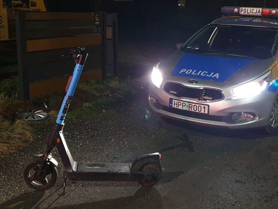 Nie zdążył wyhamować. 10-latek wjechał hulajnogą w samochód