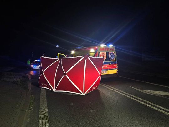 Nie zdążył wyhamować przed pasami. Nie żyje młoda kobieta