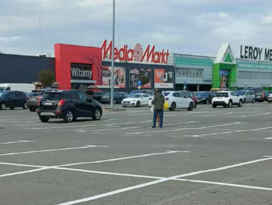 Niebezpieczne „okazje” na parkingu. Ukrainiec zaczepia mieszkańców KALISZANKA OSTRZEGA Niebezpieczne „okazje” na parkingu. Ukrainiec zaczepia mieszkańców KALISZANKA OSTRZEGA