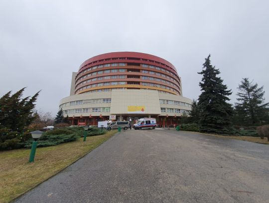 Niegospodarność czy troska o pacjentów? Kaliski szpital bada 16 testów na dobę, a mógłby 90