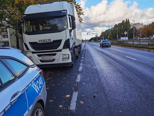 Nieodpowiedzialny kierowca ciężarówki. Kaliszanin pożegnał się z prawem jazdy