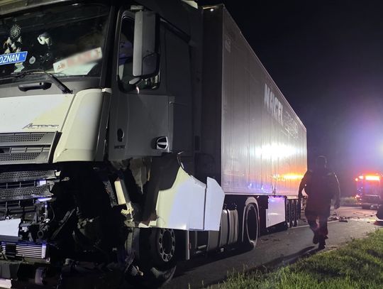 Nocna czołówka na DK25. Droga ZABLOKOWANA