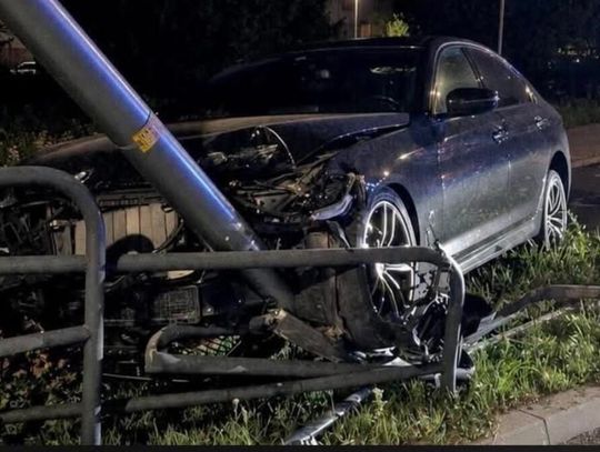Nocny rajd BMW po Kaliszu. Tak zakończył  „gościnne występy”