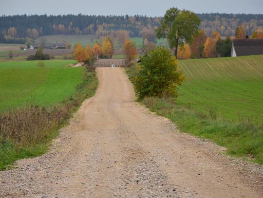 Nowe drogi dojazdowe do gruntów rolnych w powiecie kaliskim