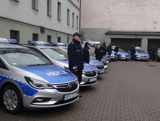 Nowe radiowozy dla kaliskiej policji ZDJĘCIA