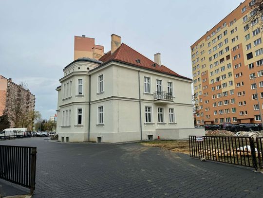 NOWE życie pałacyku po MOK. Jest najemca