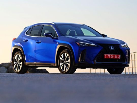 Nowy Lexus UX w atrakcyjnej cenie tylko w salonie Toyota Mikołajczak