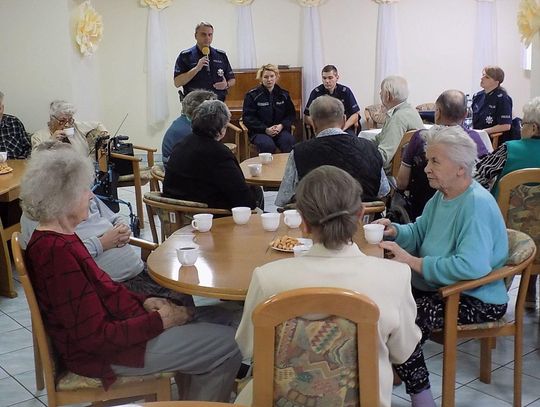 O bezpieczeństwie z seniorami ZDJĘCIA