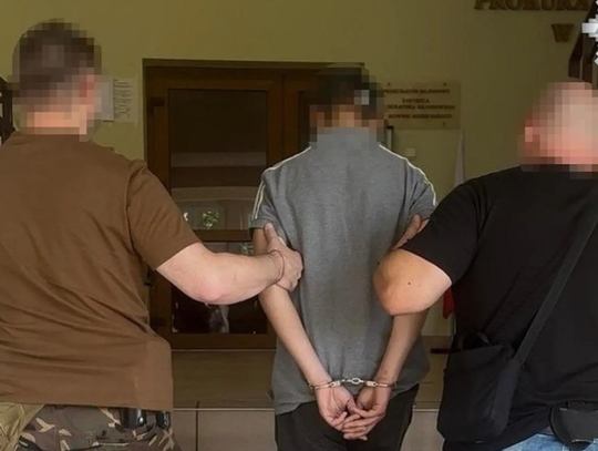 Oblali 17-latka benzyną i podpalili. Wszystko nagrali telefonem...  ,,Jego stan jest poważny''