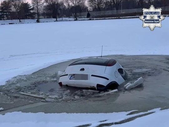 Odwilż sprawia, że lód staje się niebezpieczny. Policja ostrzega przed wchodzeniem