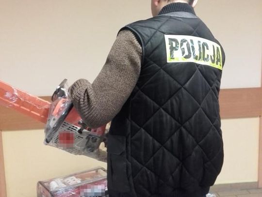 Oferowali przed marketem podróbki elektronarzędzi ZDJĘCIA