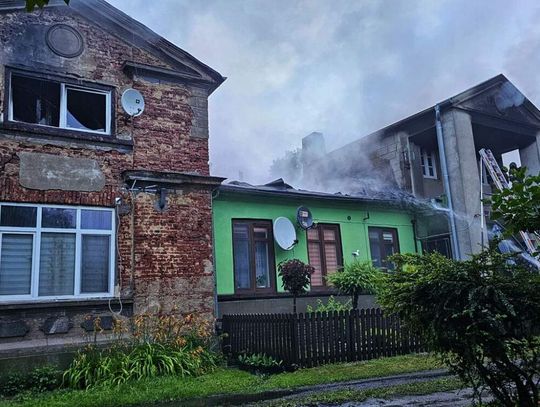 Ogień rozprzestrzeniał się błyskawicznie... 20 osób bez dachu nad głową