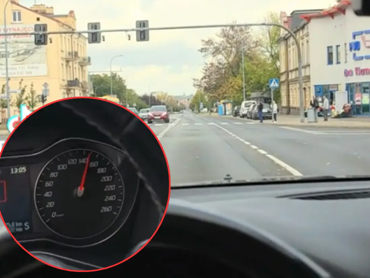 On 150 km/h, pieszy wchodzi przed maskę! Policja reaguje na to NAGRANIE