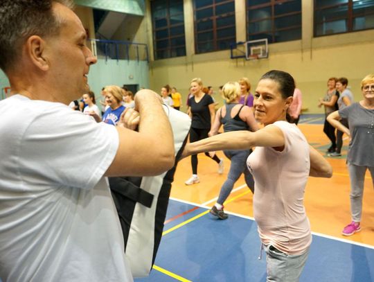 One wiedzą, jak się obronić przed napastnikiem. Prawie 120 pań uczestniczy w kursie „Bezpieczna kobieta” ZDJĘCIA