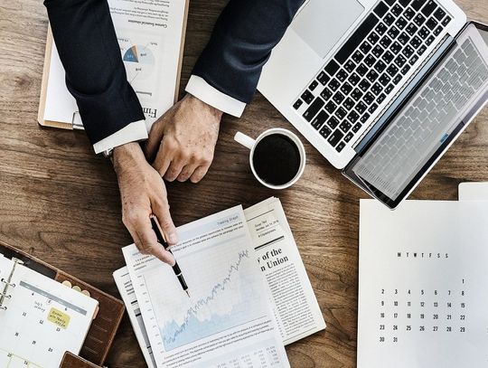 Opcje binarne – dlaczego warto w nie inwestować, gdzie szukać brokera?