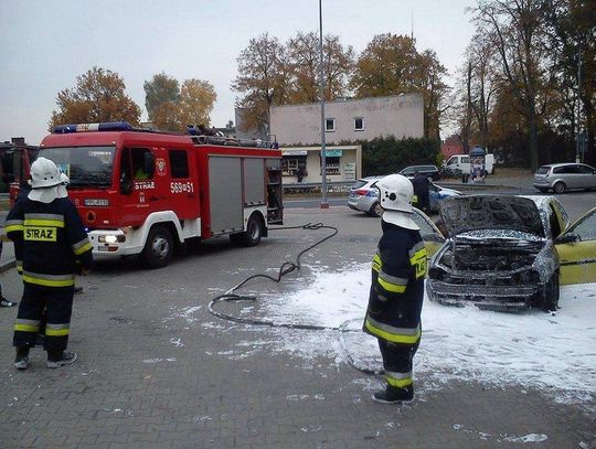 Opel w płomieniach ZDJĘCIA