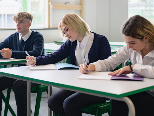 Ósmoklasiści i maturzyści nie muszą się bać zmian w ortografii