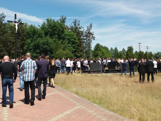 Ostatnie pożegnanie Mateusza, który zginął we Francji ZDJĘCIA