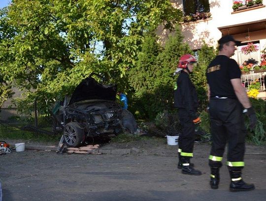 Ostrów Wielkopolski: BMW wjechało w płot