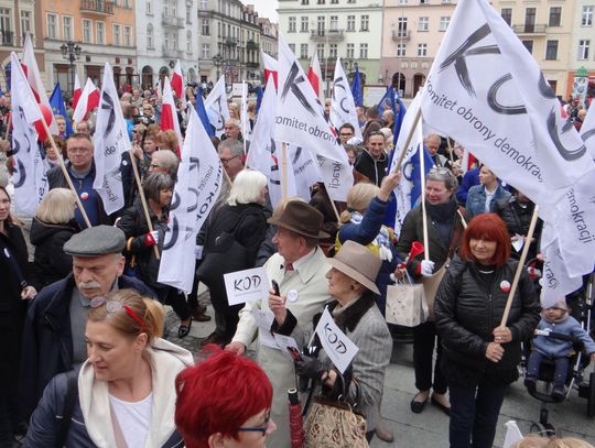 Pani Szydło, Panie Duda nas oszukać się nie uda! KOD w Kaliszu ZDJĘCIA