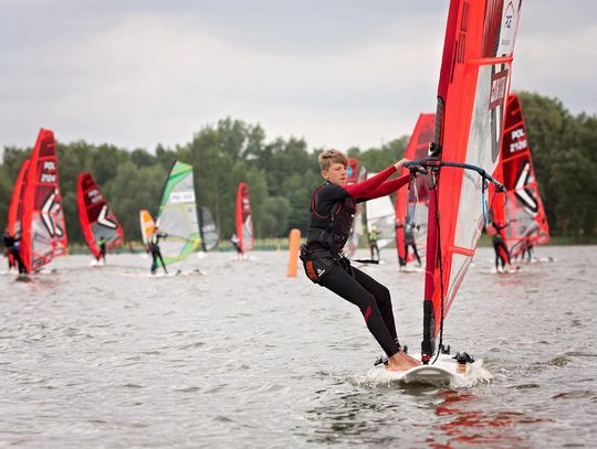 Piękne widowisko na Szałe. Opanują je windsurferzy!