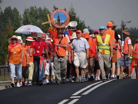 Pielgrzymi gotowi do drogi. Jutro z Kalisza wyrusza 382. pielgrzymka na Jasną Górę WIDEO