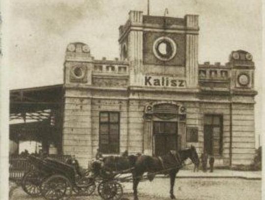 Pierwszy pociąg i pierwszy dworzec ZDJĘCIA