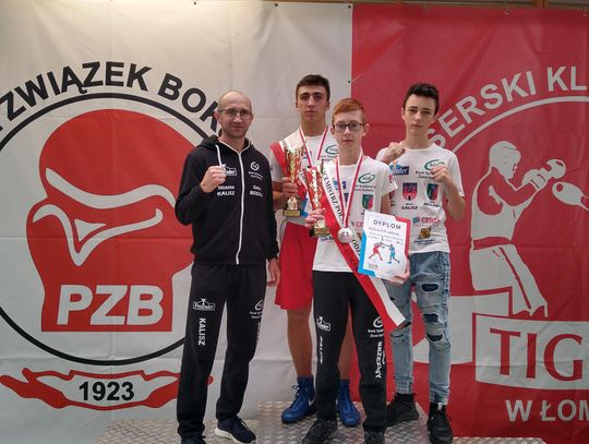 Pięściarze Ziętek Team na podium MP młodzików