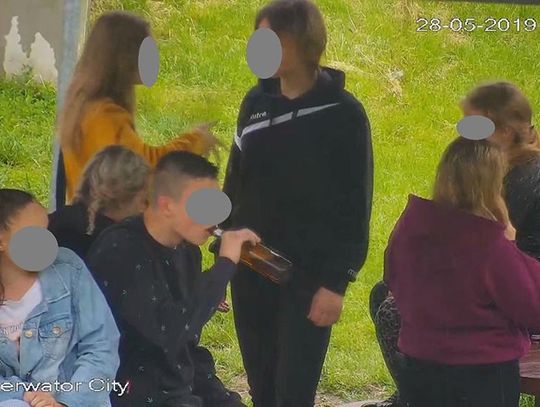 "Piją, palą, bluźnią". Tak młodzież odpoczywa w skateparku ZDJĘCIA i WIDEO