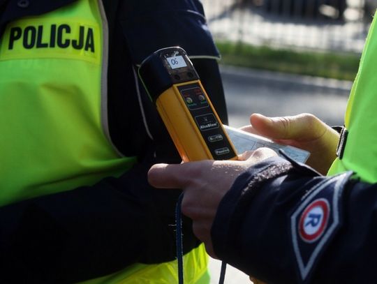 Pijany jak bela nadział się na policjantów. I po prawku...