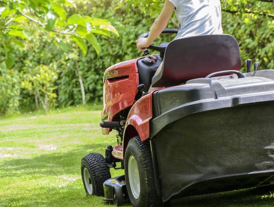 Pijany jeździł po Górnośląskiej kosiarką do trawy