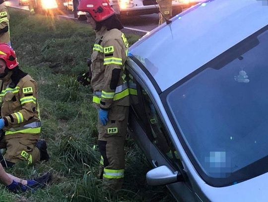 Pijany wjechał do rowu i próbował uciekać. Powstrzymali go świadkowie