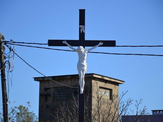 Po bulwersującej profanacji krzyż wrócił na Zagorzynek