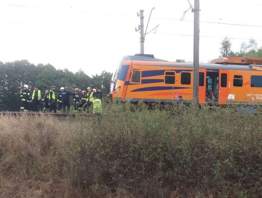 Pociąg potrącił człowieka? Szukają ofiary ZDJĘCIA