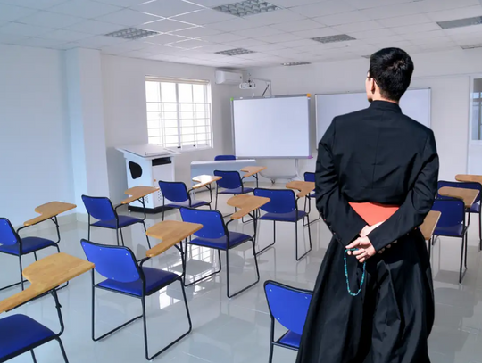 Pójdą dzieci na religię? W sprawie zajęć głos zabiera biskup