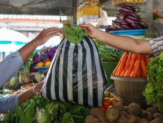 Polacy chcą kupować więcej lokalnych warzyw i owoców