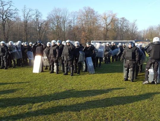 Policja ćwiczyła na wypadek zadymy ZDJĘCIA