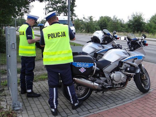 Policja prowadzi kaskadowe kontrole prędkości