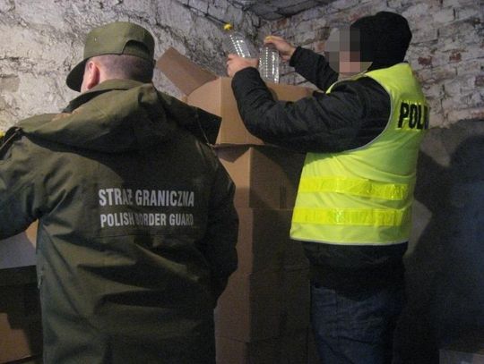 Policja przejęła nielegalny spirytus i tytoń wart 720 tys. zł