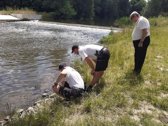 Policja razem z WOPR-em sprawdza niestrzeżone kąpieliska