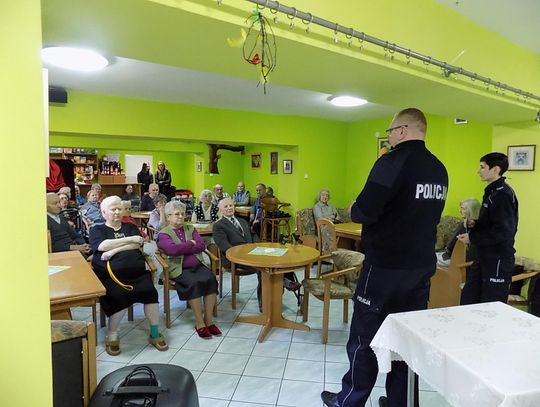 Policja w Domu Pomocy Społecznej ZDJĘCIA