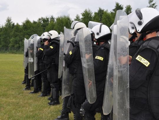 Policjanci ćwiczyli na wypadek zadymy ZDJĘCIA