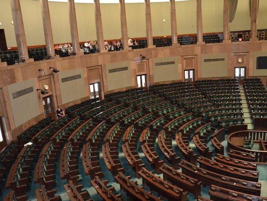 „Polskim państwem rządzi się w kawiarniach”