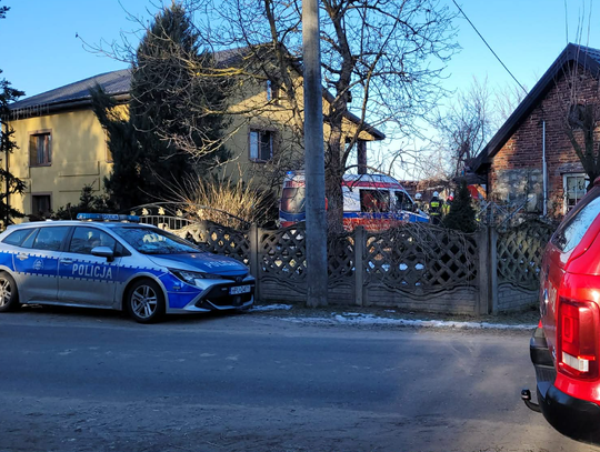 Poranny pożar w budynku jednorodzinnym. Dwie osoby ucierpiały Poranny pożar w budynku jednorodzinnym. Dwie osoby ucierpiały