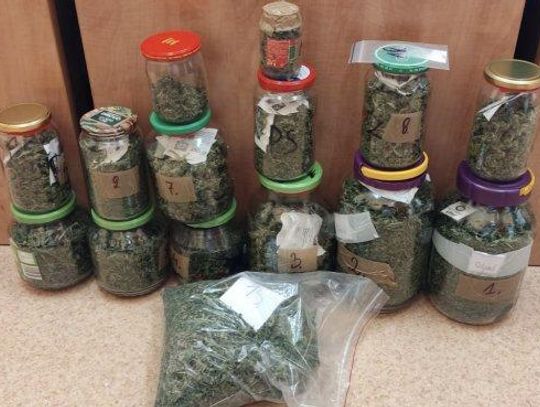 Pościg i narkotyki. Policja zabezpieczyła 1,5 kilograma środków odurzających