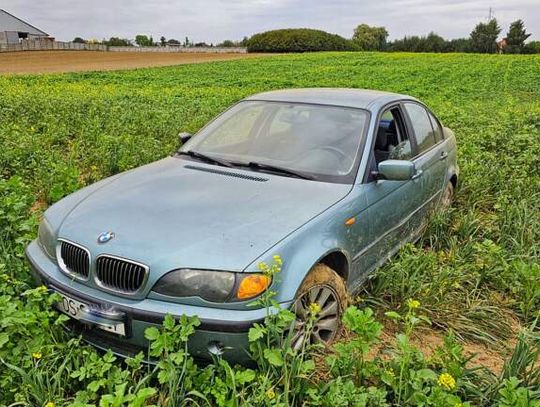 Pościg za pijanym kierowcą BMW. Dopadli go poza autem