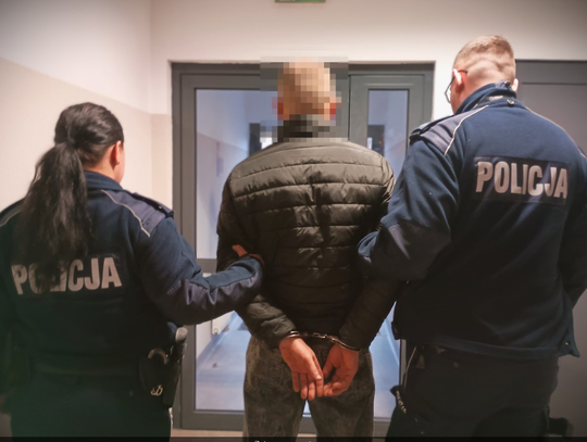 Poszukiwany 44-latek miał udawać zmarłego. Interweniowała policja i strażacy
