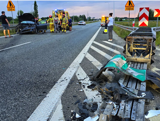 Poważny wypadek blisko Kalisza. Za kierownicą pijany młody mężczyzna