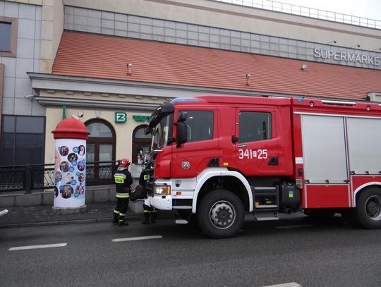 Pożar i ewakuacja w Galerii Tęcza ZDJĘCIA