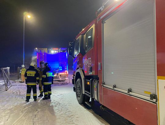 Pożar kominka. Interweniowały cztery zastępy straży